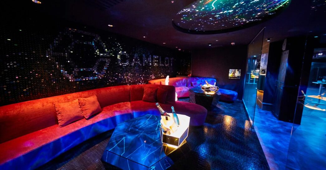 CLUB CAMELOT