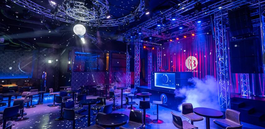 R3 Club Lounge(アールスリー クラブ ラウンジ)
