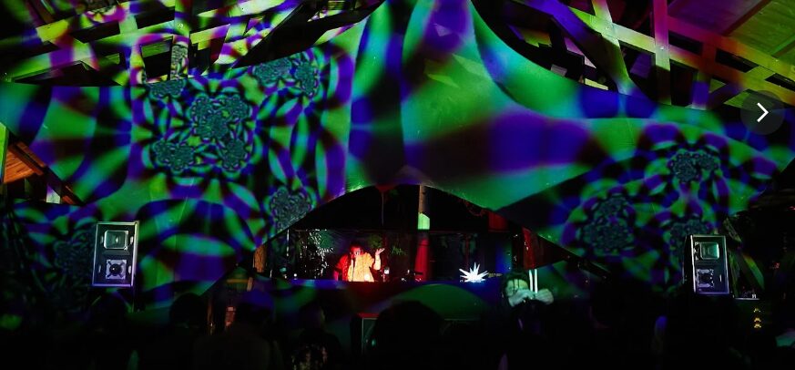 DJ's Bar Cave(ディージェイズ バー ケイブ)
