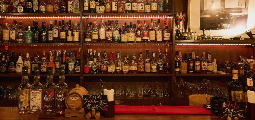 Bar＆Dining Cave（ケーブ）
