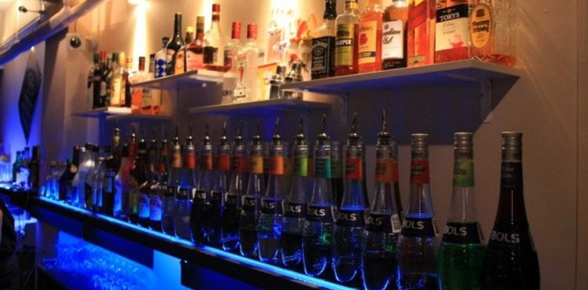 bar moonwalk 桜木町店