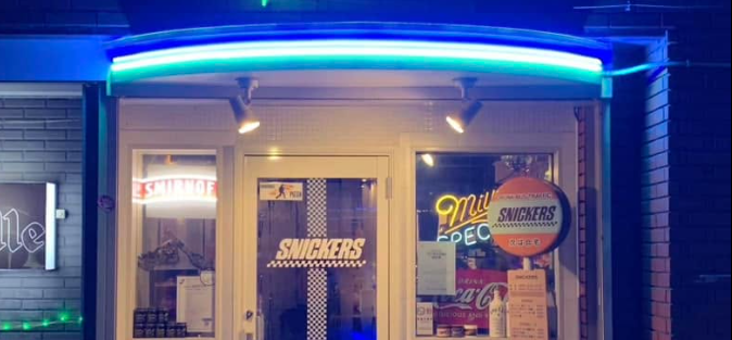 スニッカーズ Snickers