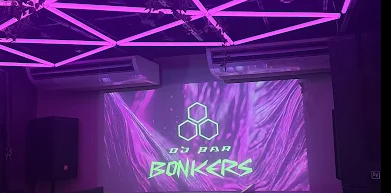 DJ BAR BONKERS(DJバー ボンカーズ)