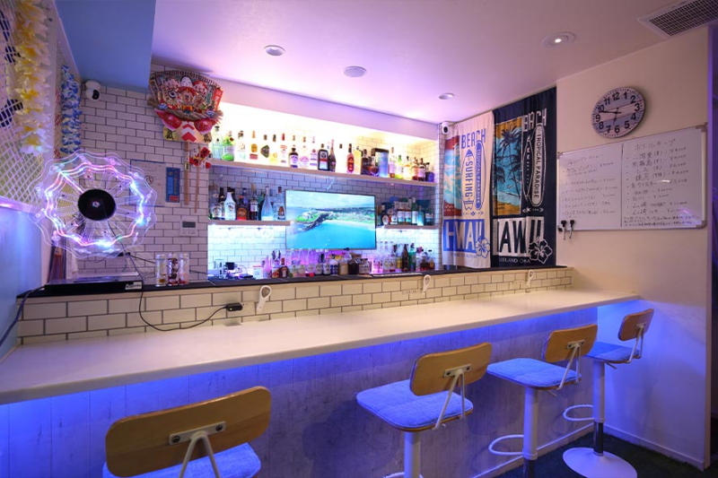 cafe&bar REVEUR(レヴール)