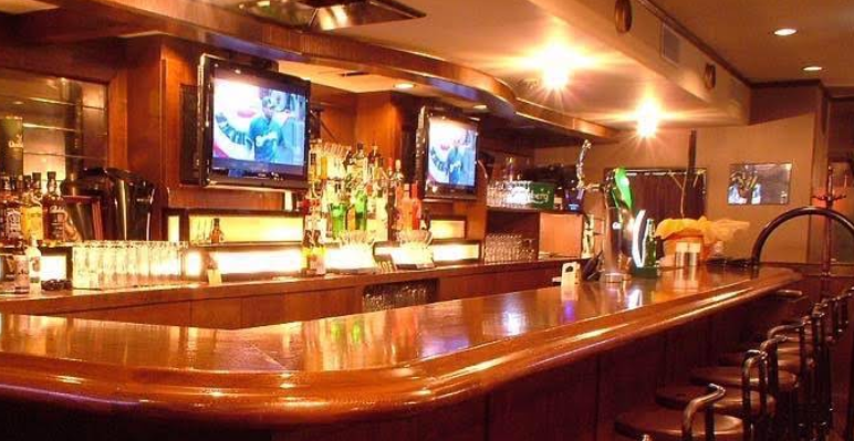 Sports & Music Bar Underground（アンダーグラウンド）