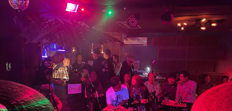 Pousse Bar(プースバー)