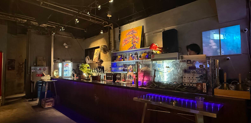 Voyager Stand 道頓堀(ボイジャー)
